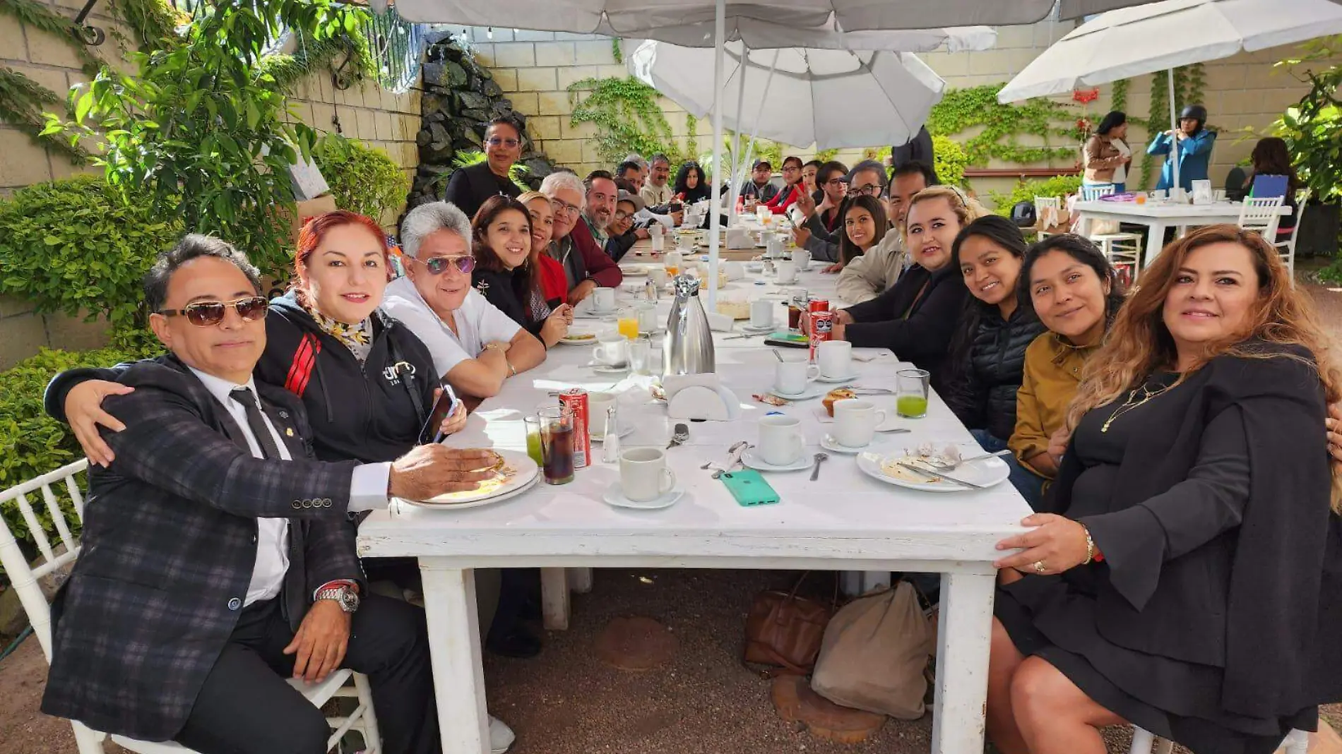 FOTO PRINCIPAL  SJR Desayuno entre colegas